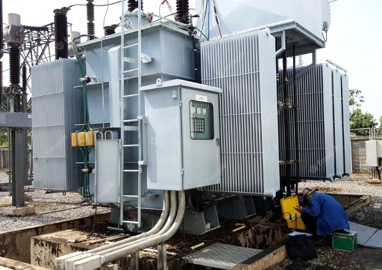 Improve Transformer Performance with Expert Transformer Oil Filtration Services from a UK Electric Company